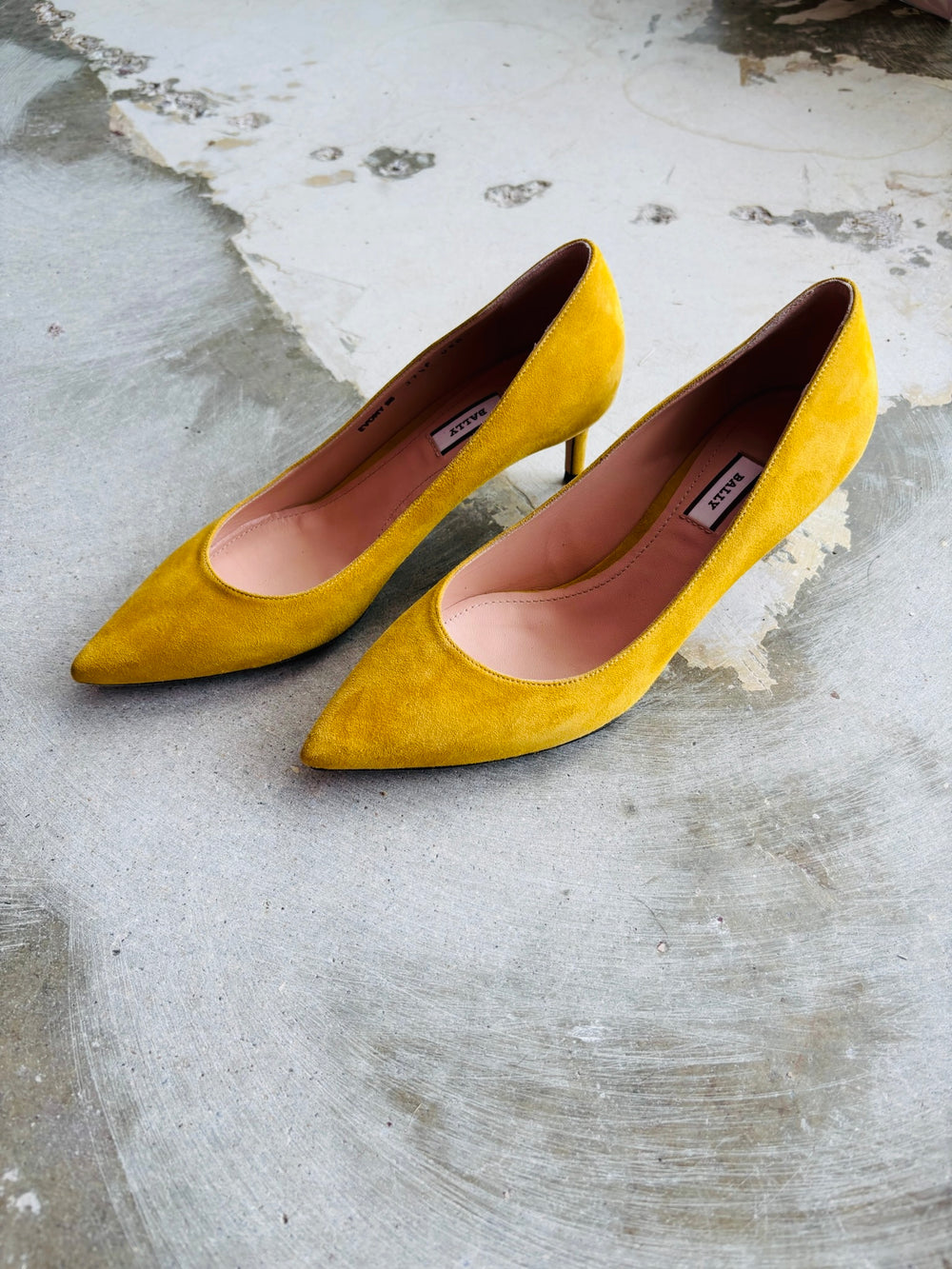 BALLY Yellow Suede Pumps Made in Italy, Sz 7.5